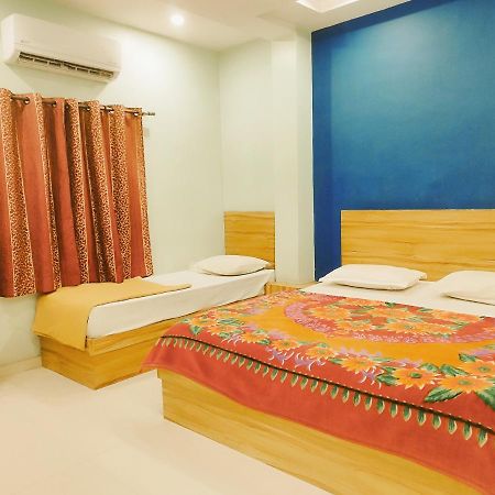 Hotel Guru Kripa - 500Mtr From Shreenathji Temple Nāthdwāra المظهر الخارجي الصورة