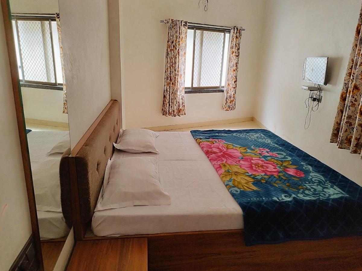 Hotel Guru Kripa - 500Mtr From Shreenathji Temple Nāthdwāra المظهر الخارجي الصورة