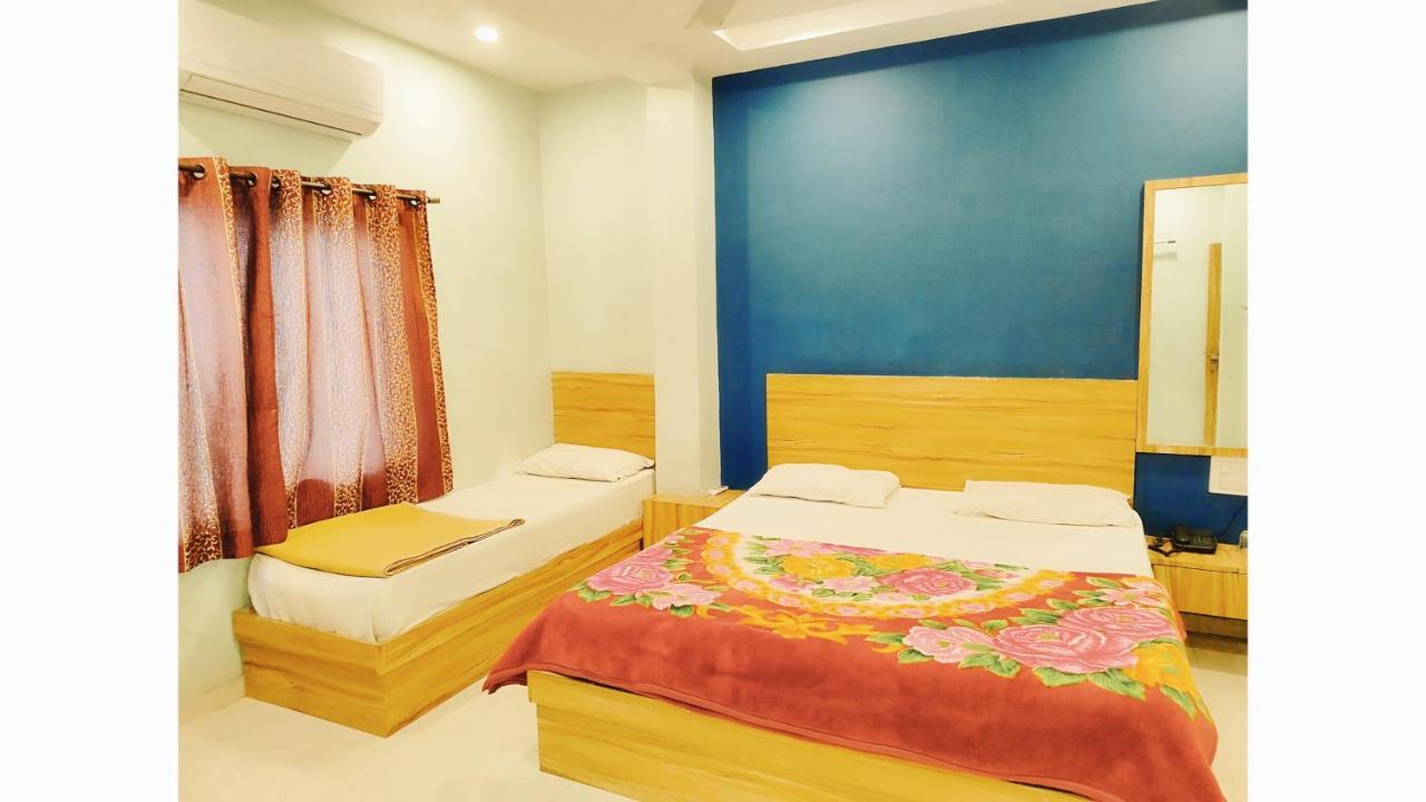 Hotel Guru Kripa - 500Mtr From Shreenathji Temple Nāthdwāra المظهر الخارجي الصورة