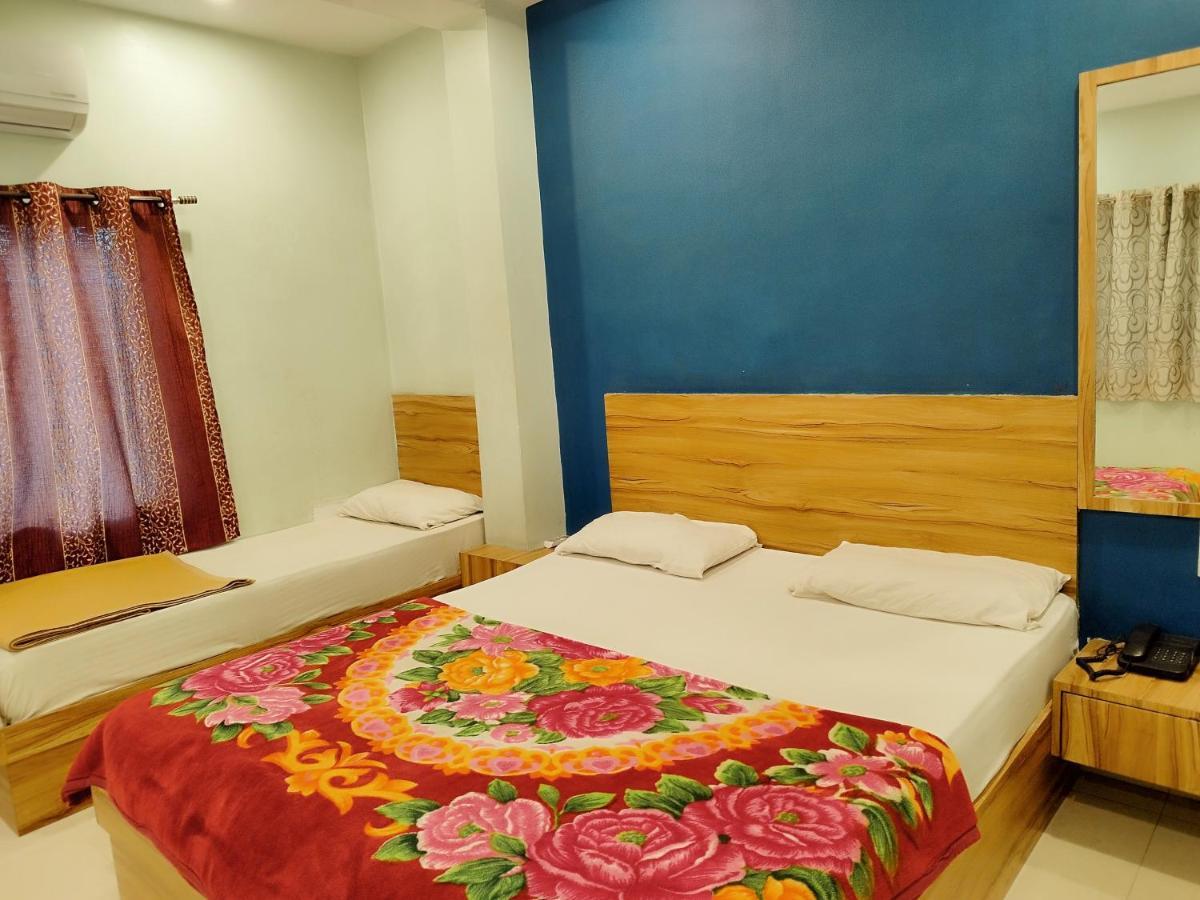 Hotel Guru Kripa - 500Mtr From Shreenathji Temple Nāthdwāra المظهر الخارجي الصورة