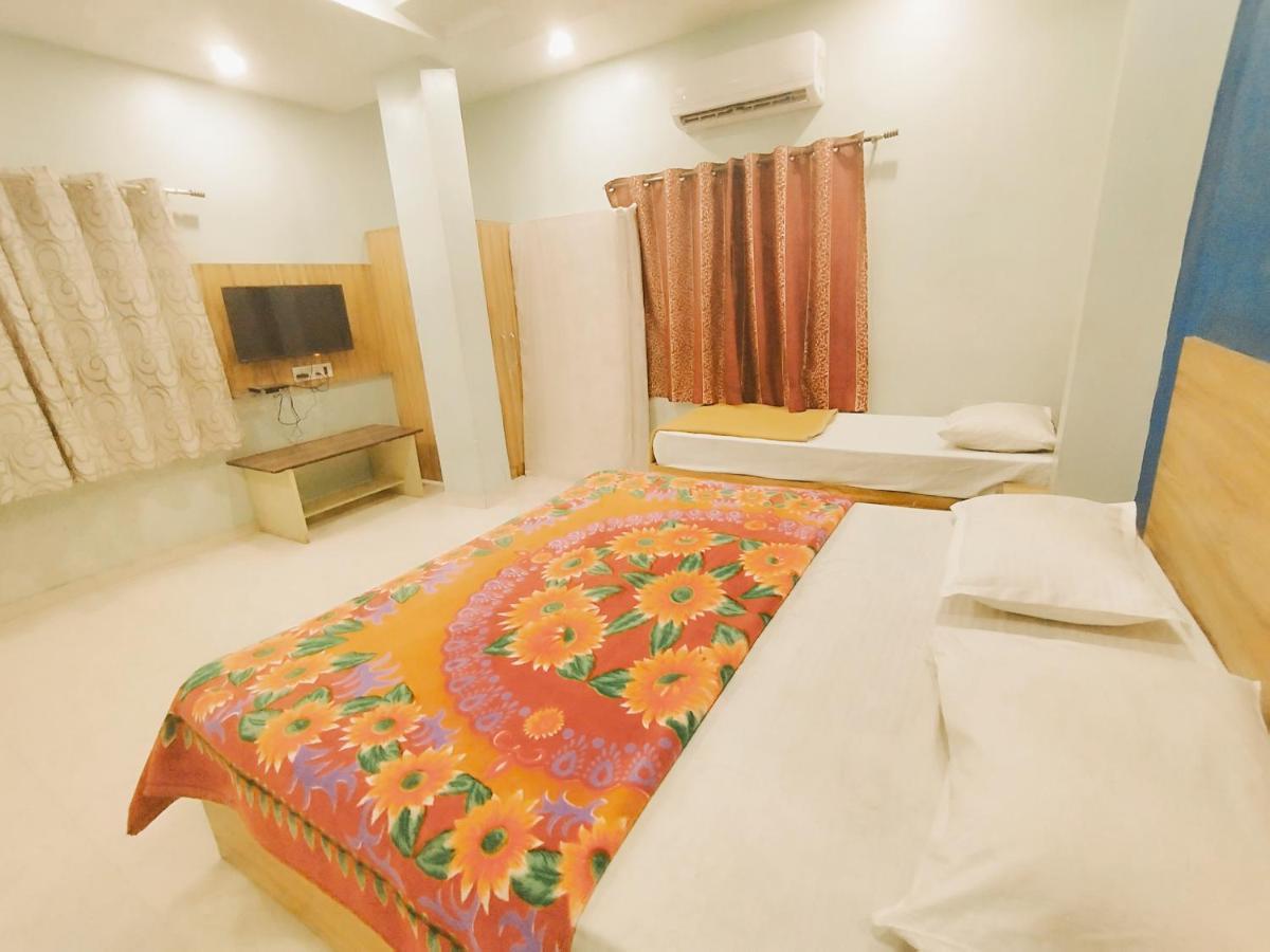 Hotel Guru Kripa - 500Mtr From Shreenathji Temple Nāthdwāra المظهر الخارجي الصورة