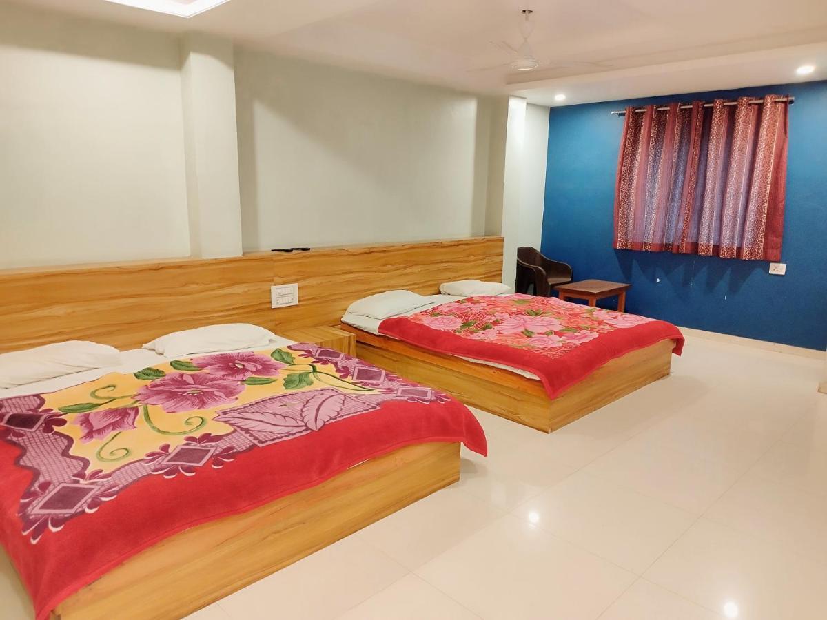 Hotel Guru Kripa - 500Mtr From Shreenathji Temple Nāthdwāra المظهر الخارجي الصورة