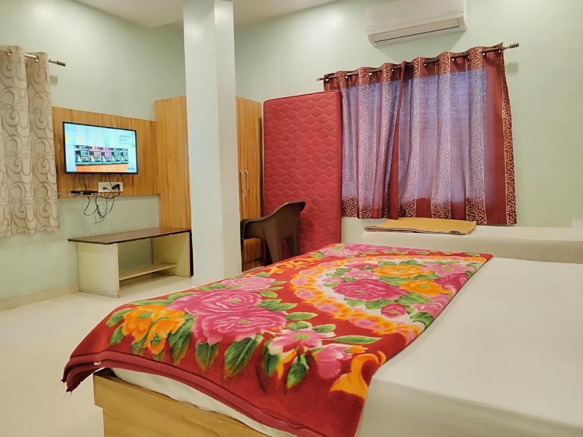 Hotel Guru Kripa - 500Mtr From Shreenathji Temple Nāthdwāra المظهر الخارجي الصورة